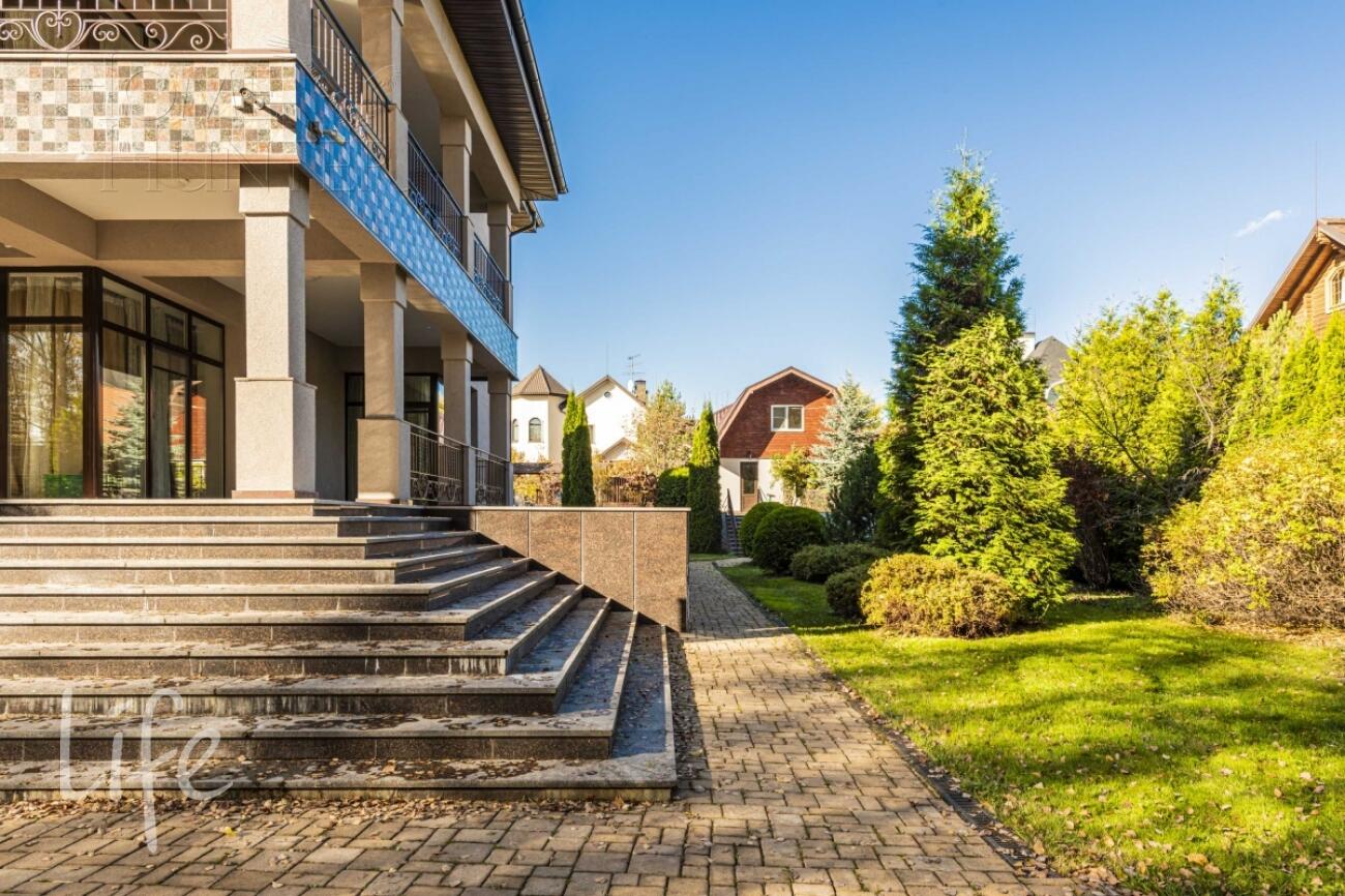 2-этажный коттедж 500 м² с отделкой