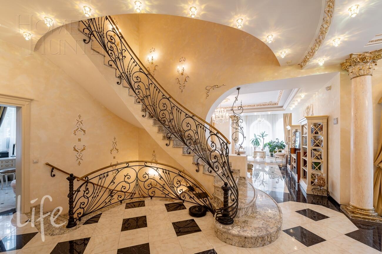 2-этажный коттедж 500 м² с отделкой