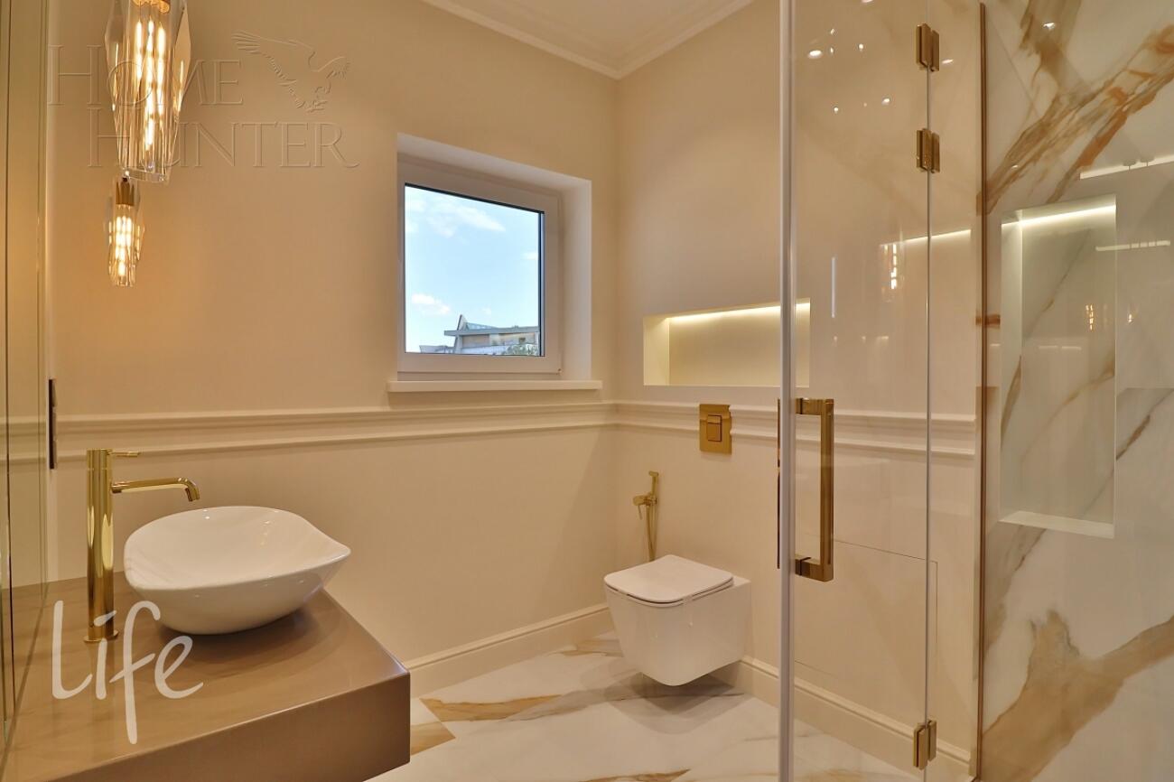 2-этажный коттедж 240 м² с отделкой