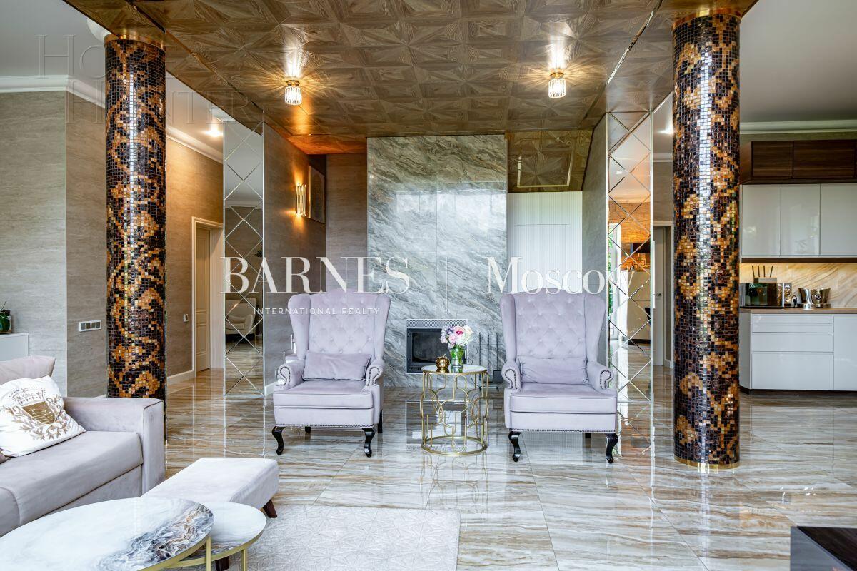 2-этажный коттедж 328 м² с отделкой