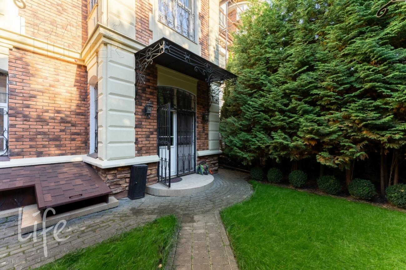 3-этажный таунхаус 293 м² с отделкой