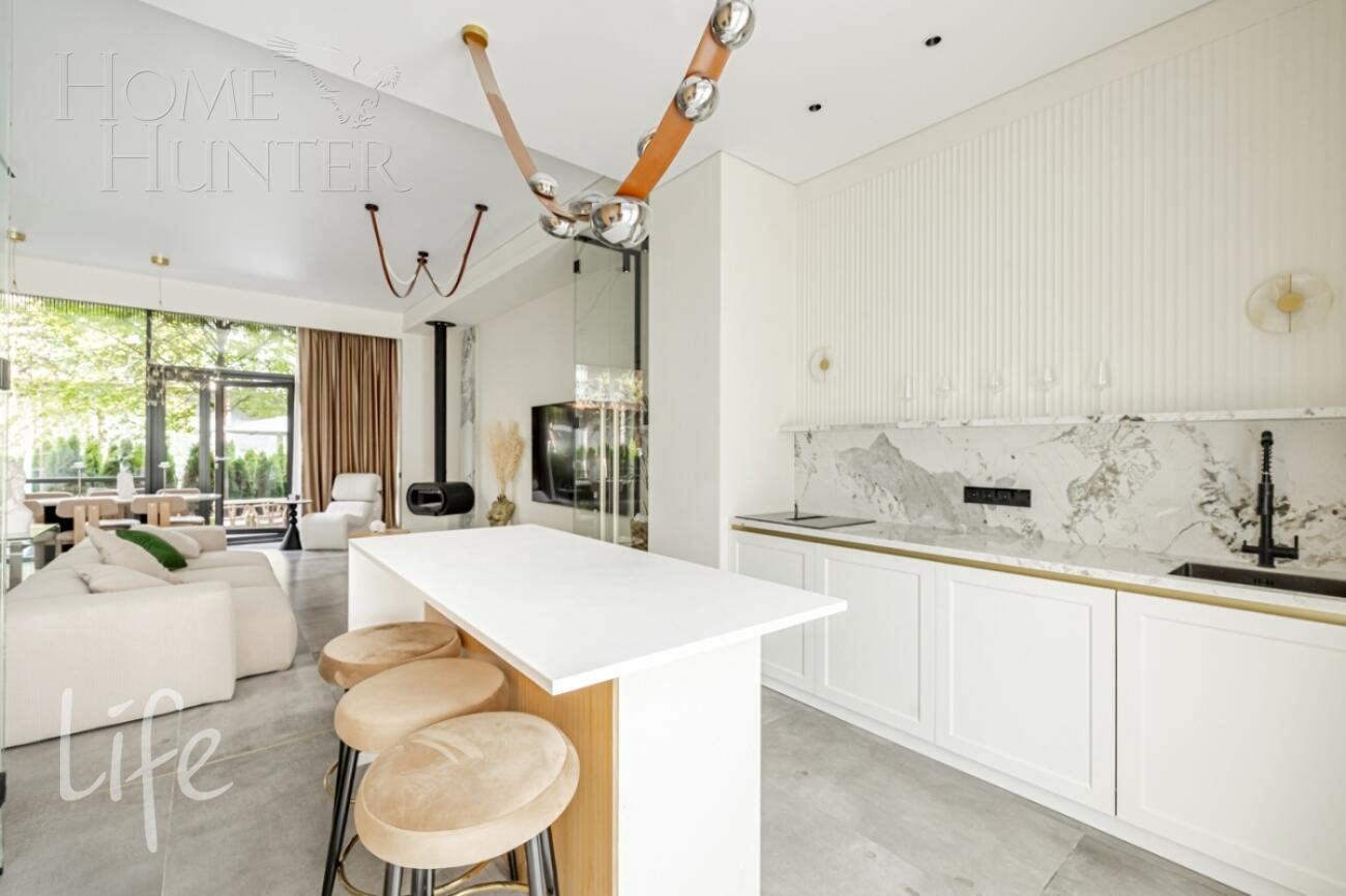 3-этажный таунхаус 238 м² с отделкой