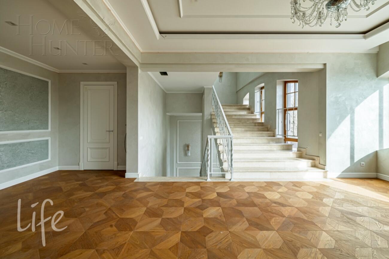 2-этажный коттедж 1 000 м² с отделкой