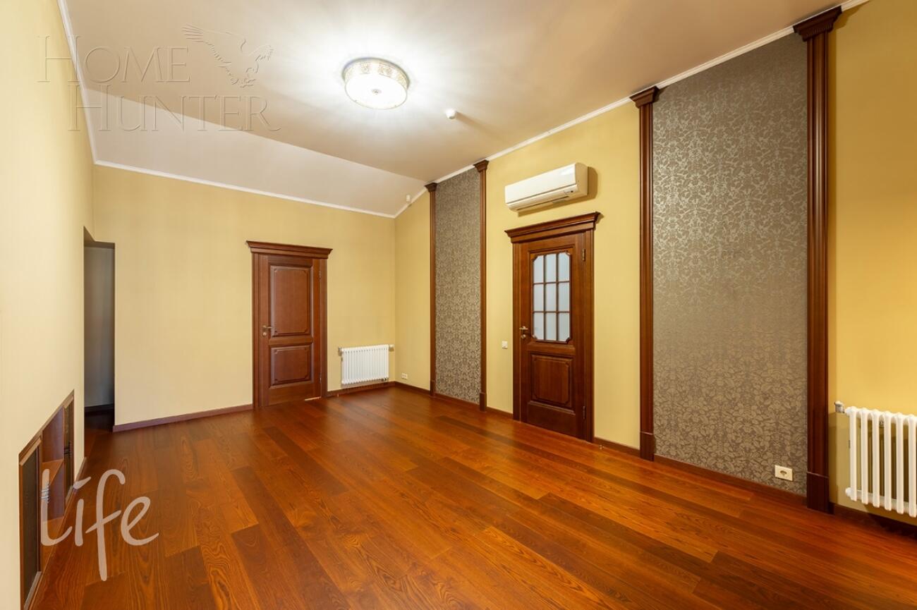 3-этажный таунхаус 293 м² с отделкой