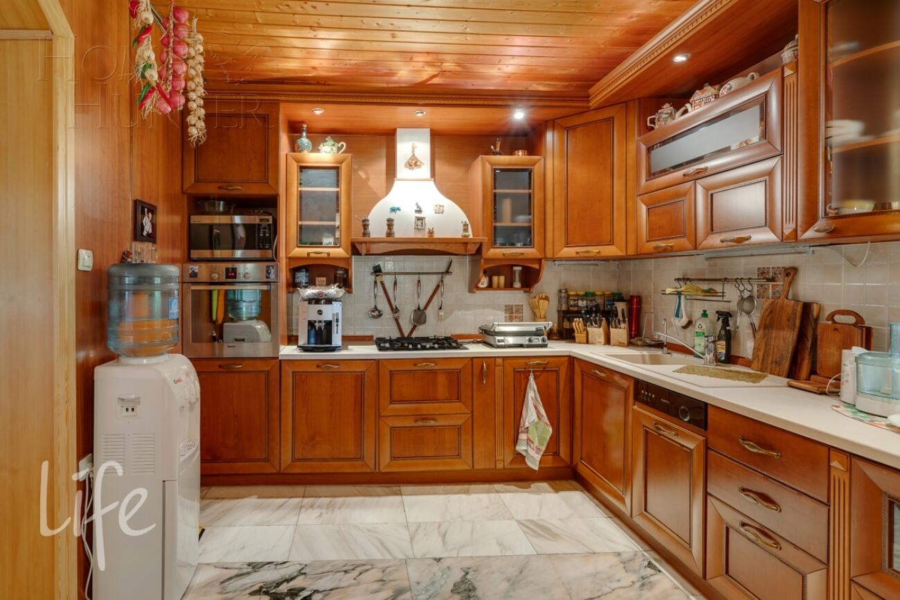 3-этажный коттедж 650 м² с отделкой