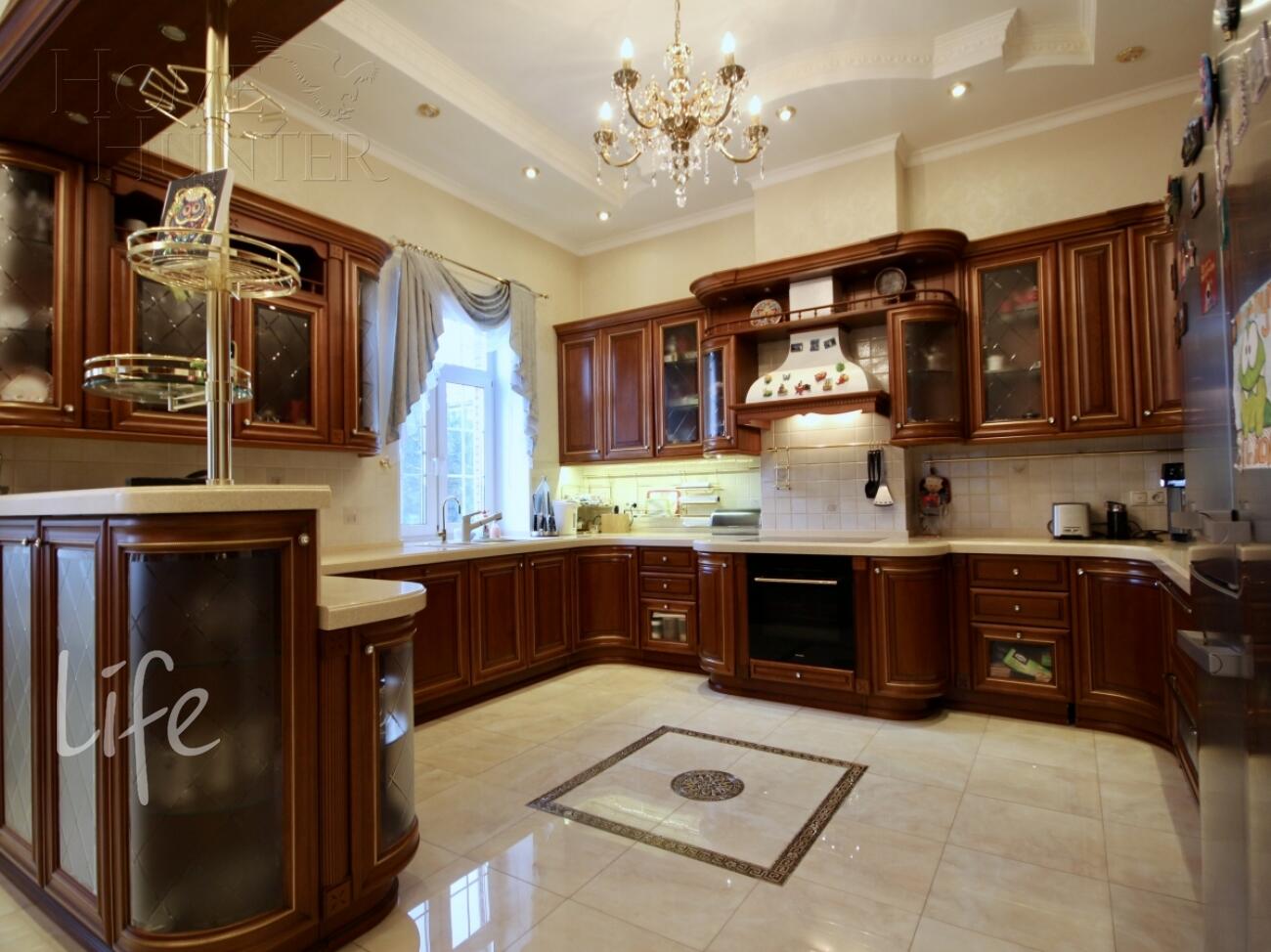 2-этажный коттедж 560 м² с отделкой