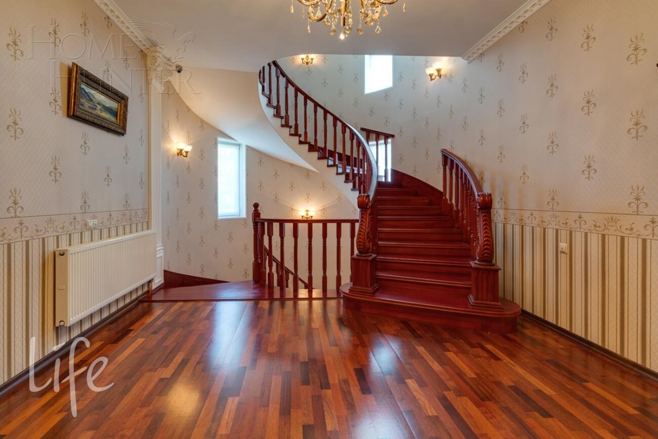 2-этажный коттедж 563 м² с отделкой