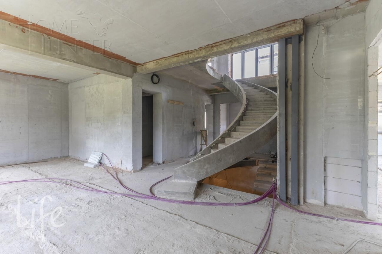 2-этажный коттедж 560 м² без отделки