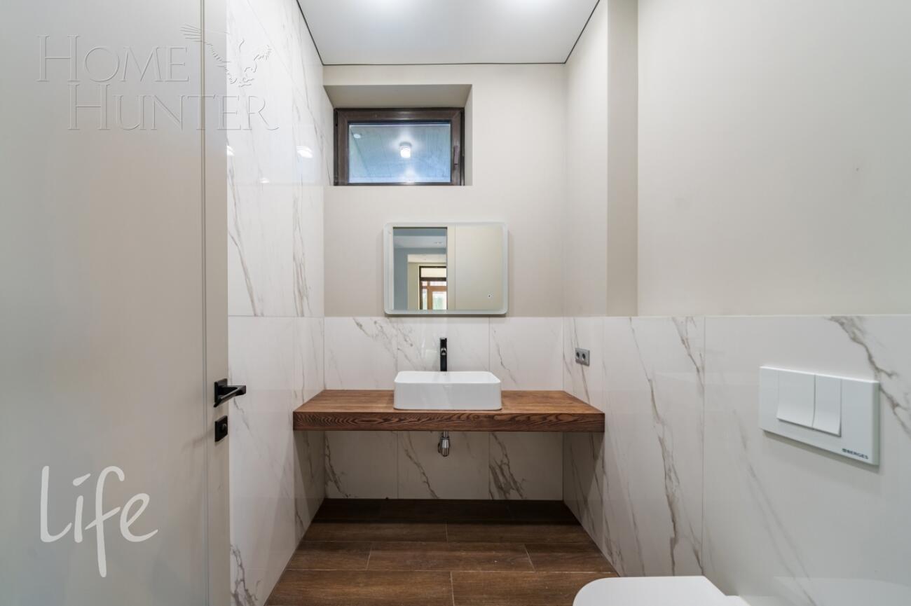 3-этажный коттедж 280 м² с отделкой