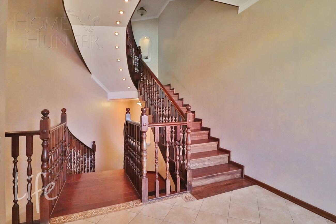 3-этажный таунхаус 408 м² с отделкой