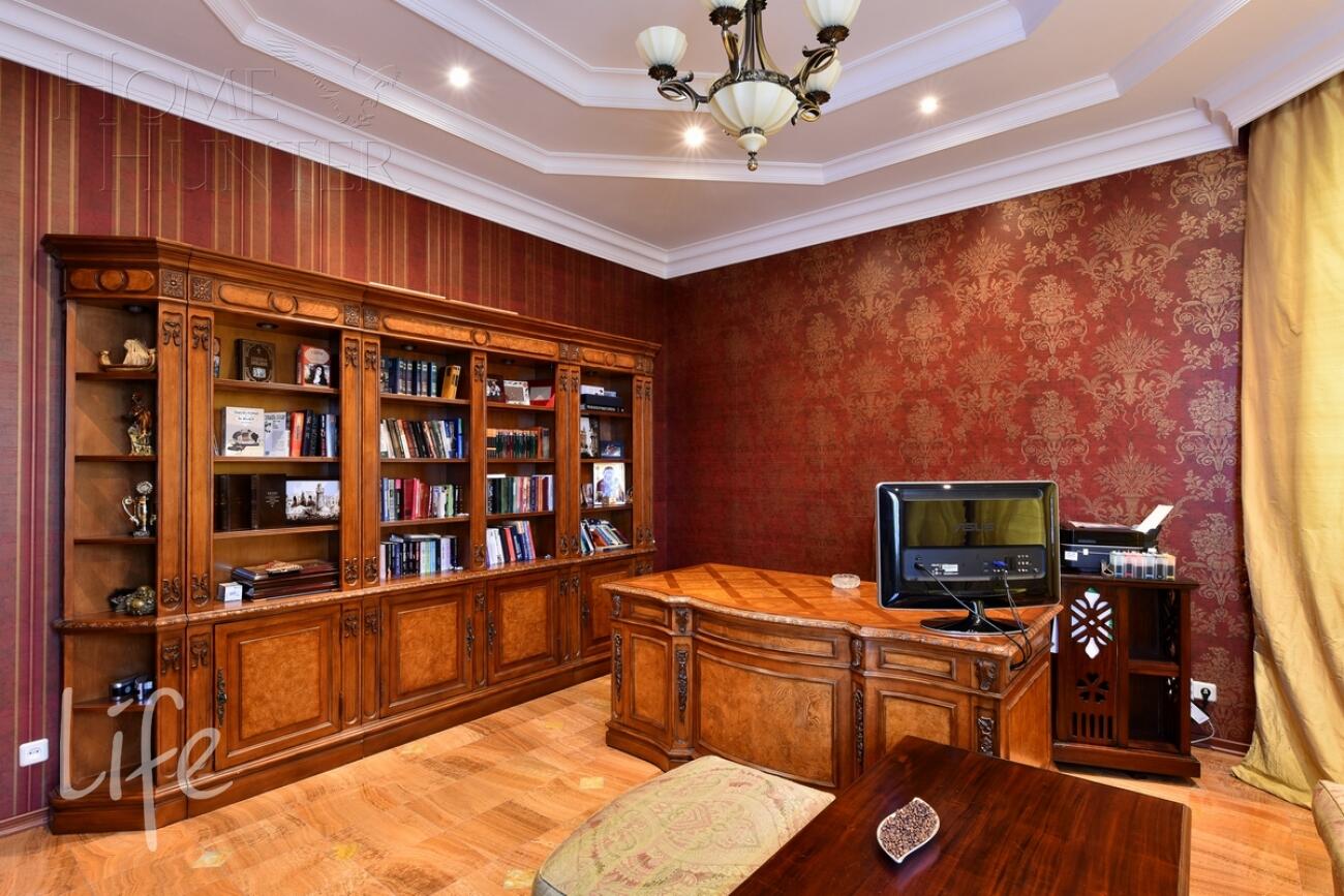 3-этажный коттедж 350 м² с отделкой