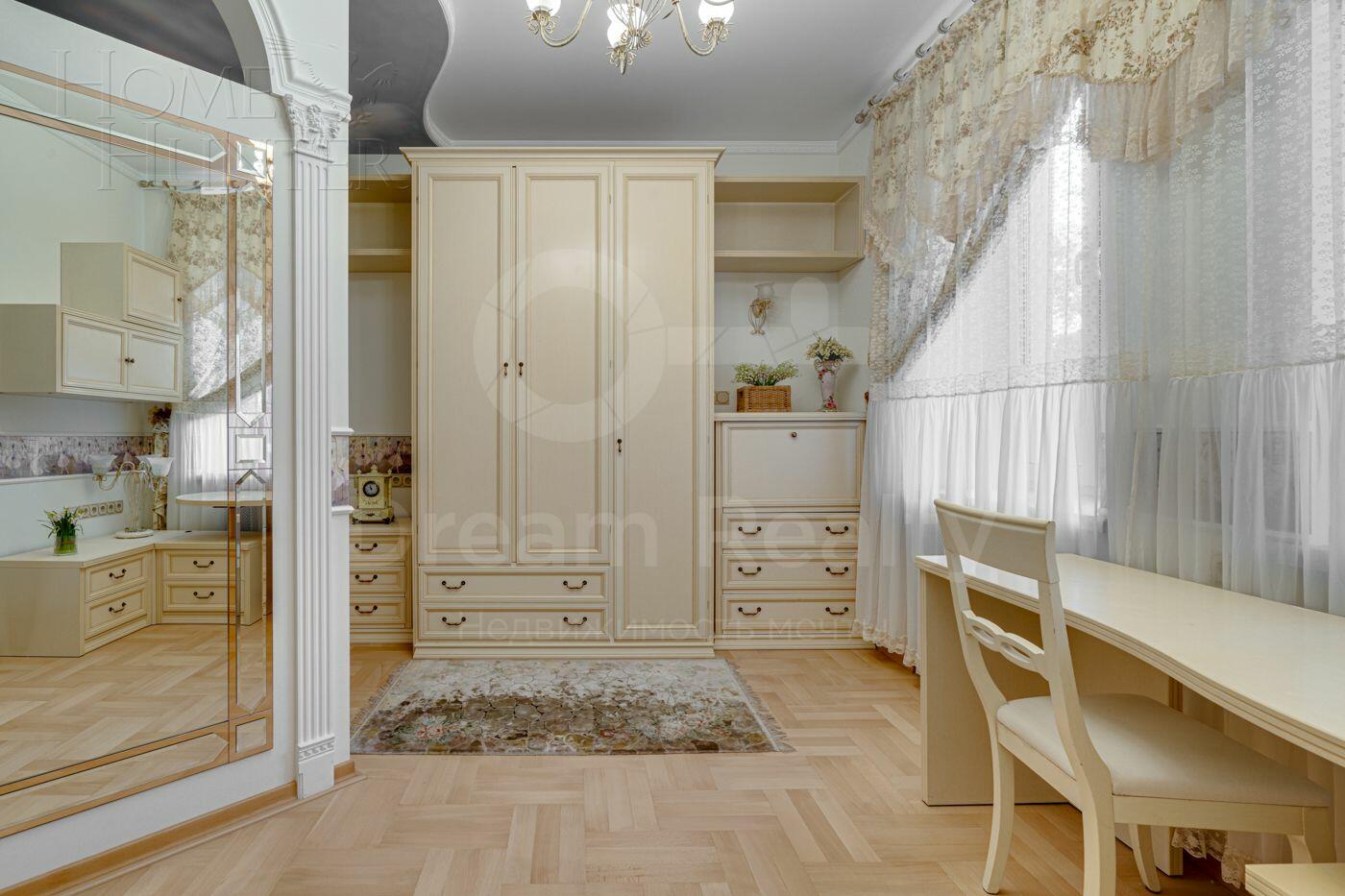 4-КОМН. КВАРТИРА С ОТДЕЛКОЙ 118 М² НА 4 ЭТАЖЕ