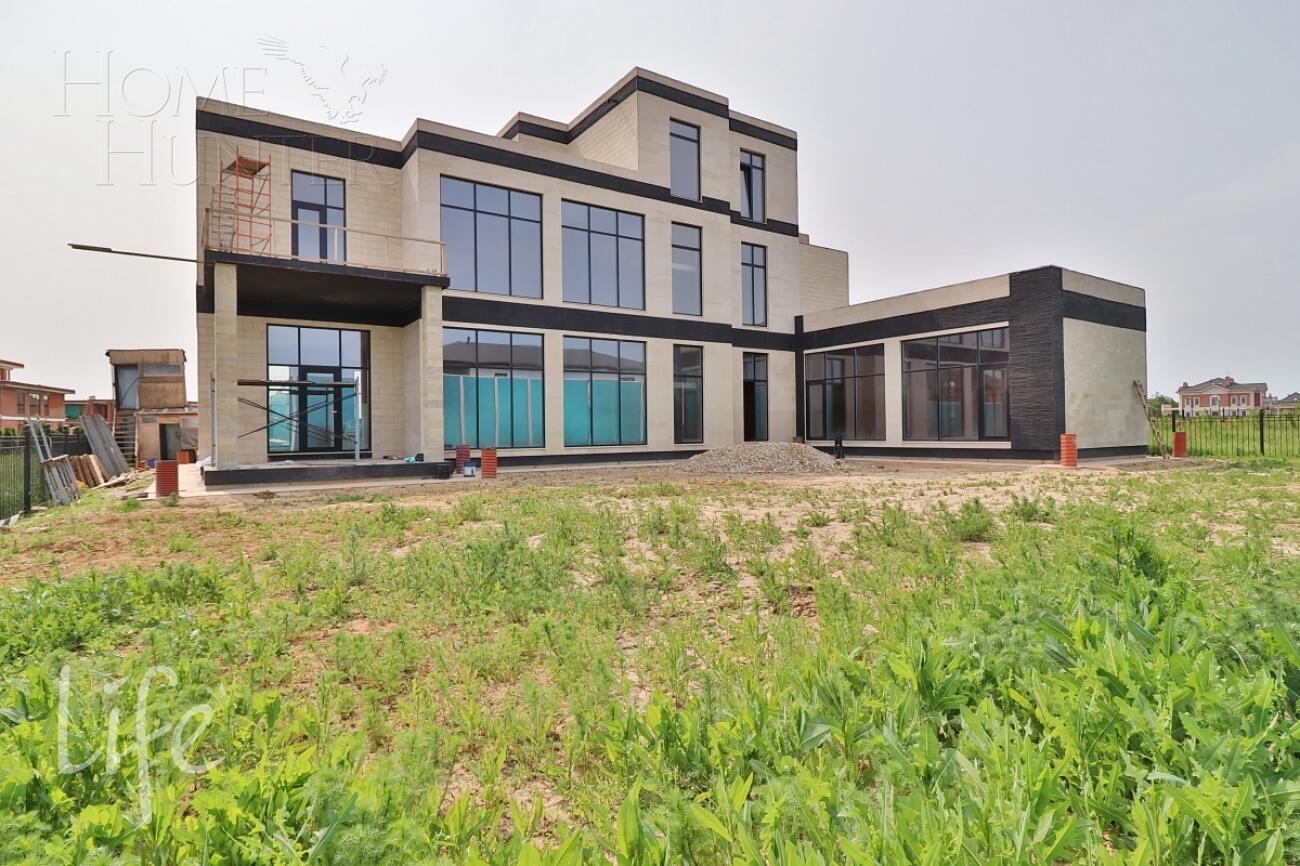 2-этажный коттедж 830 м² без отделки