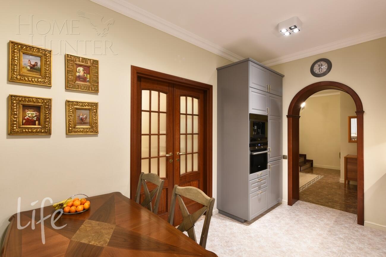 3-этажный коттедж 450 м² с отделкой