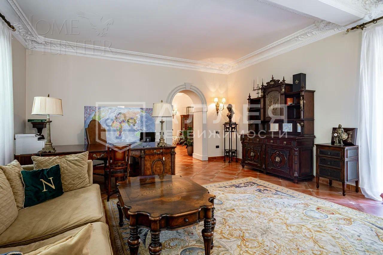 2-этажный коттедж 850 м² с отделкой