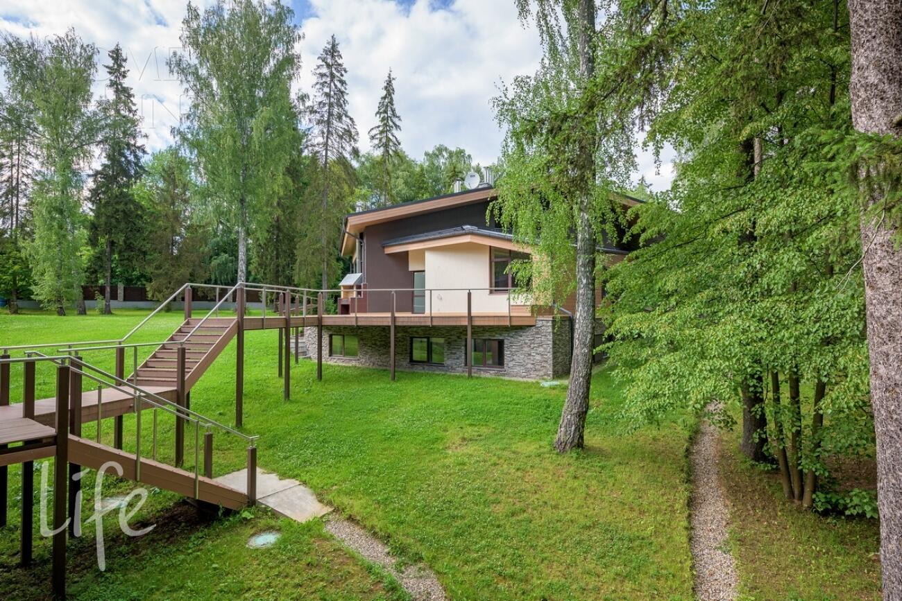 2-этажный коттедж 710 м² с отделкой