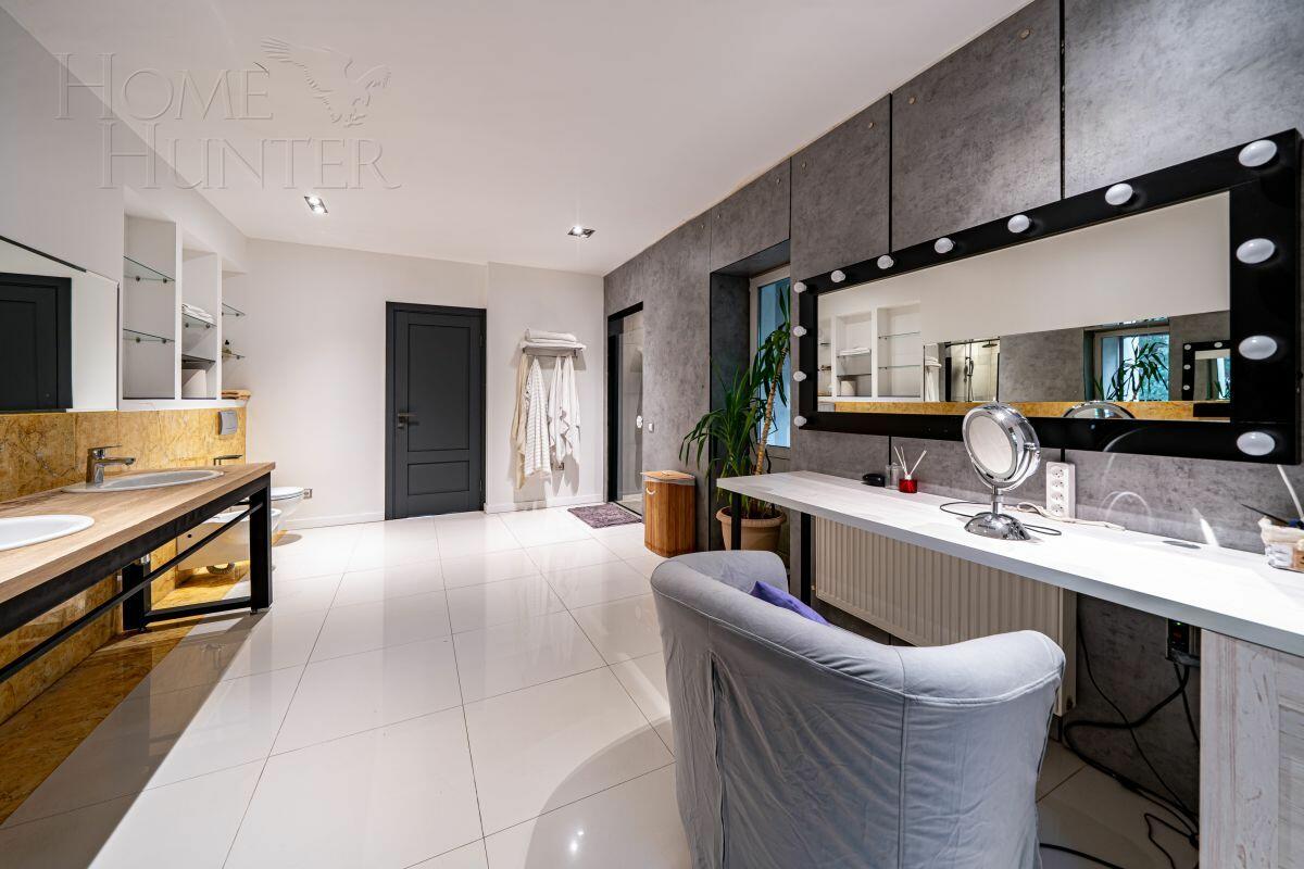 2-этажный коттедж 375 м² с отделкой