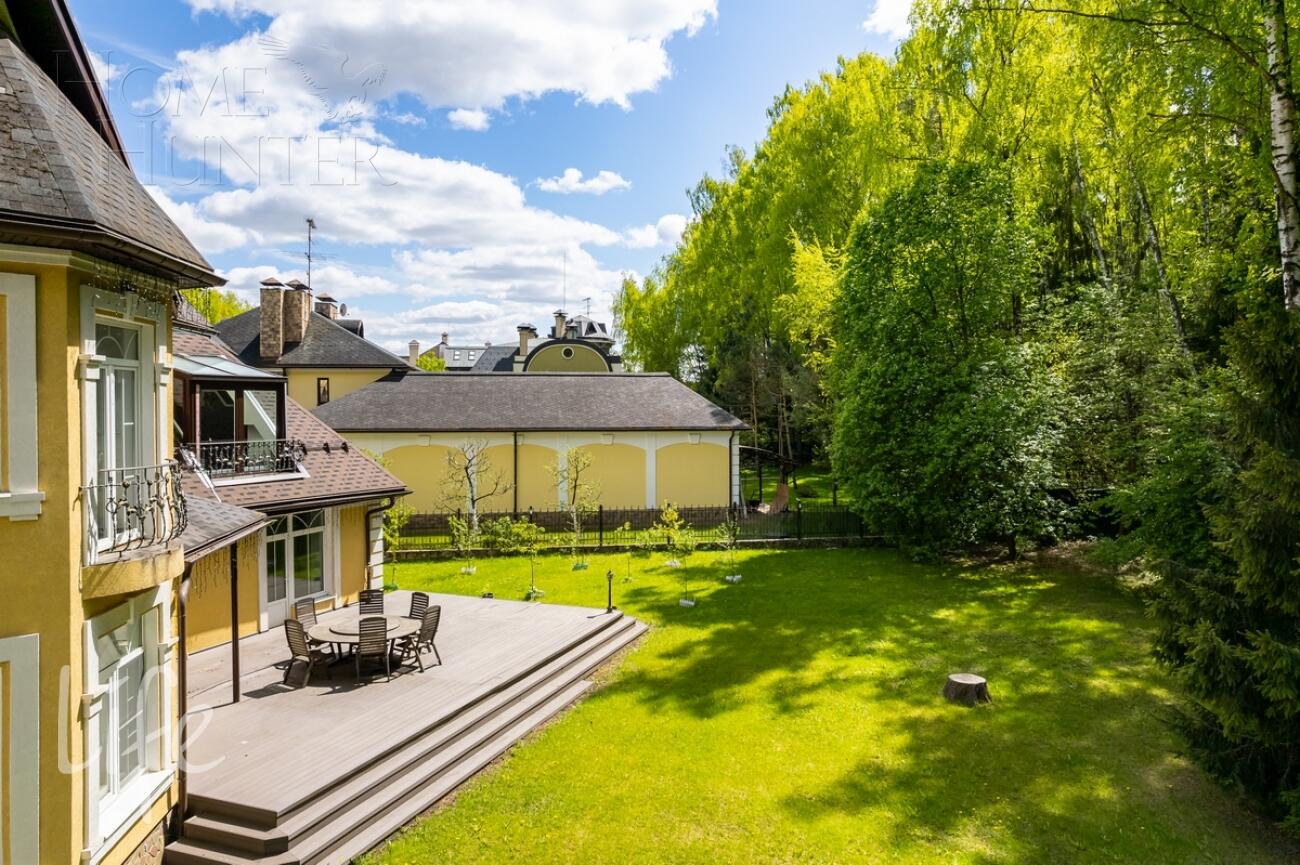 3-этажный коттедж 700 м² с отделкой