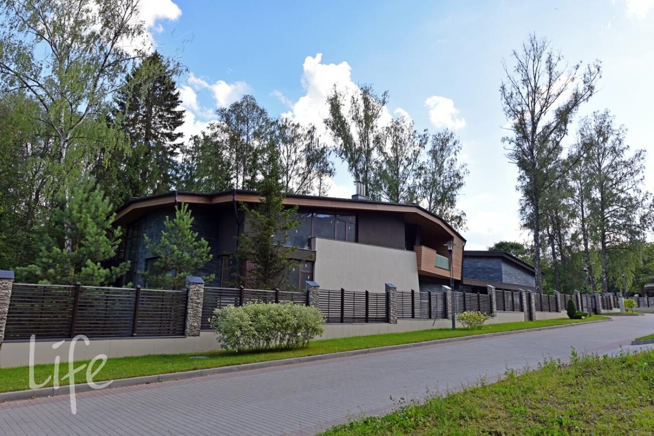 2-этажный коттедж 550 м² без отделки