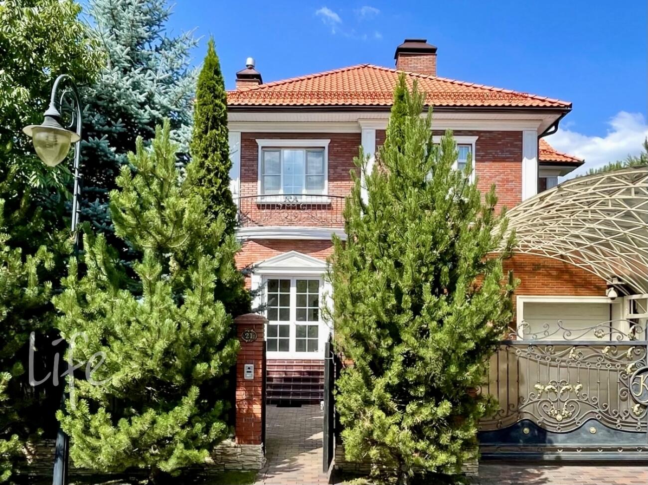 2-этажный коттедж 560 м² с отделкой