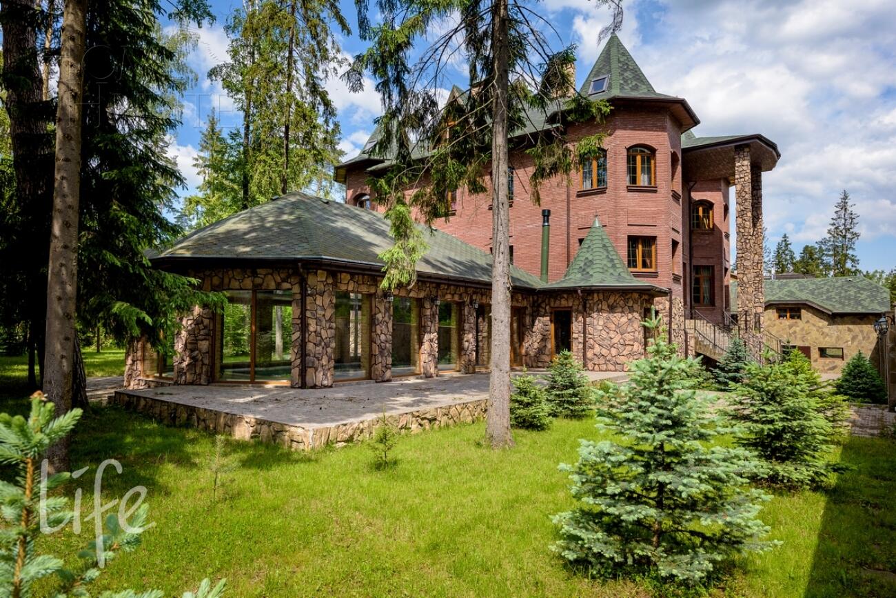 2-этажный коттедж 1 500 м² с отделкой