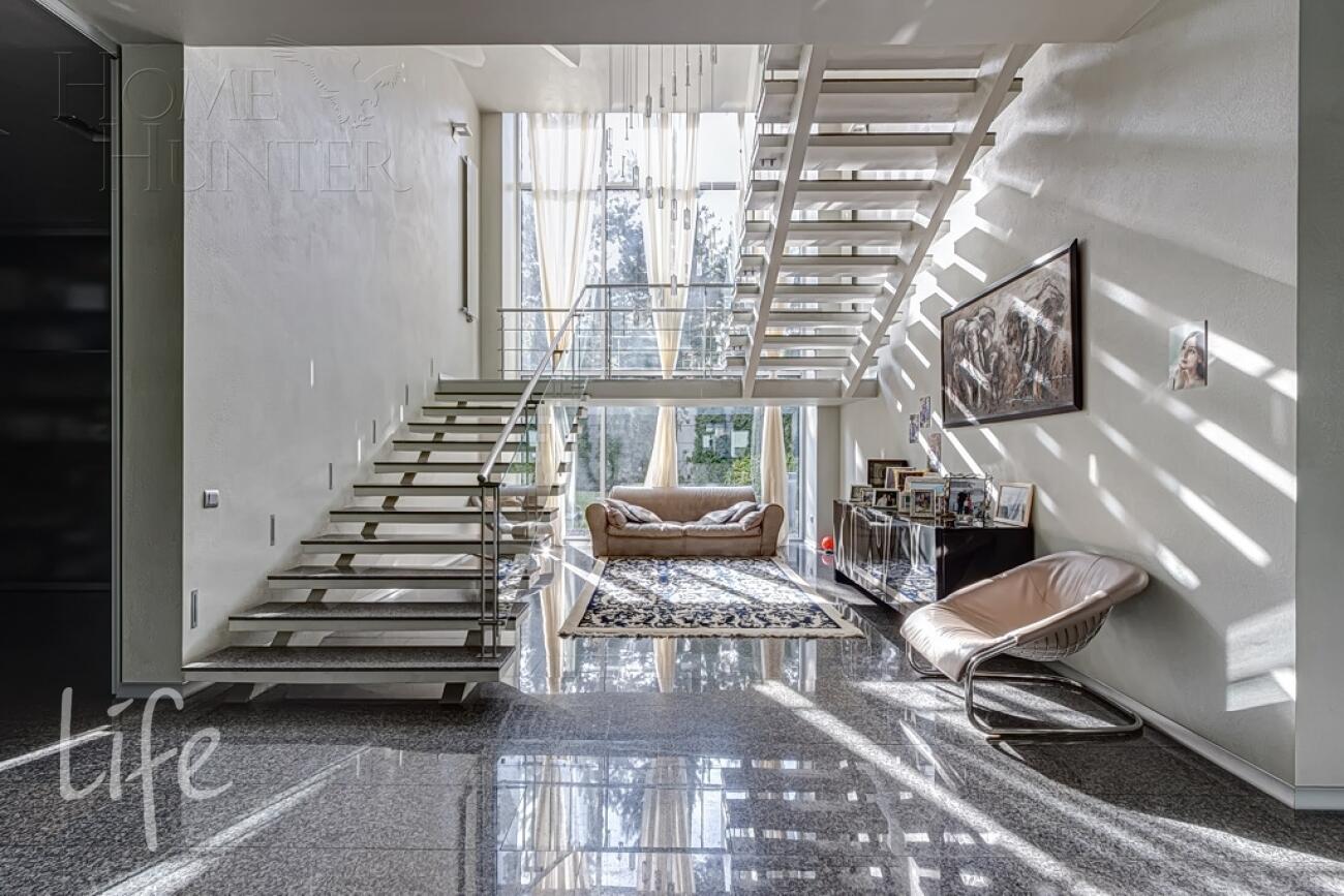 2-этажный коттедж 850 м² с отделкой