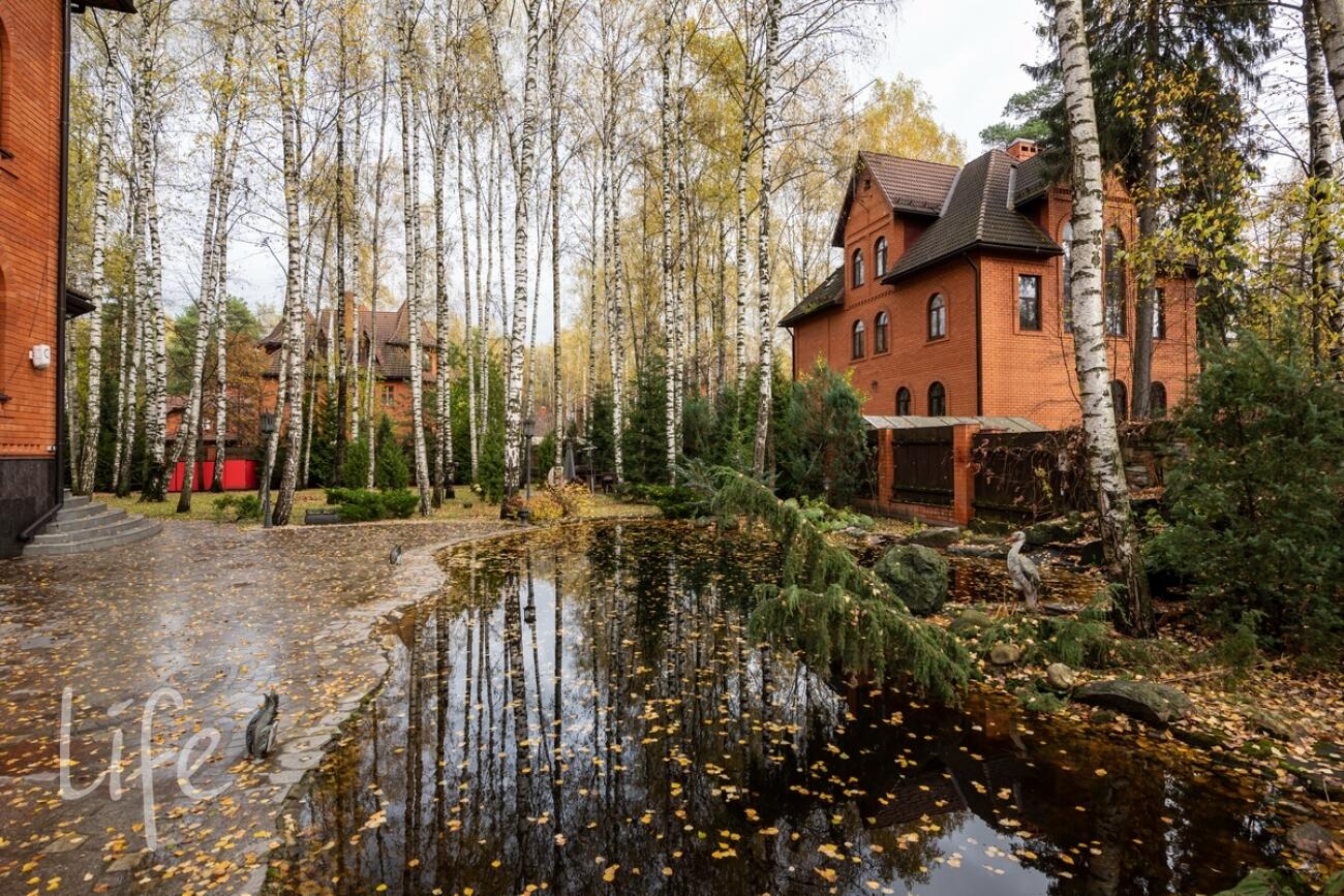 3-этажный коттедж 1 000 м² с отделкой