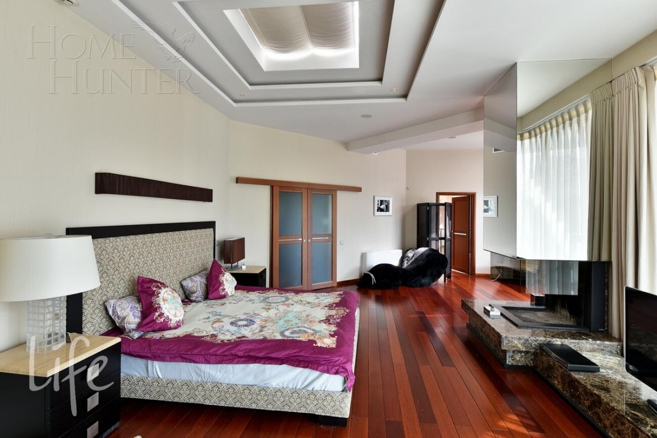 3-этажный коттедж 2 400 м² с отделкой