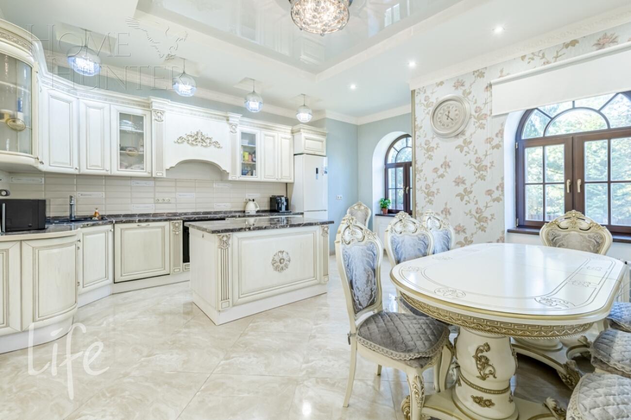 2-этажный коттедж 450 м² с отделкой