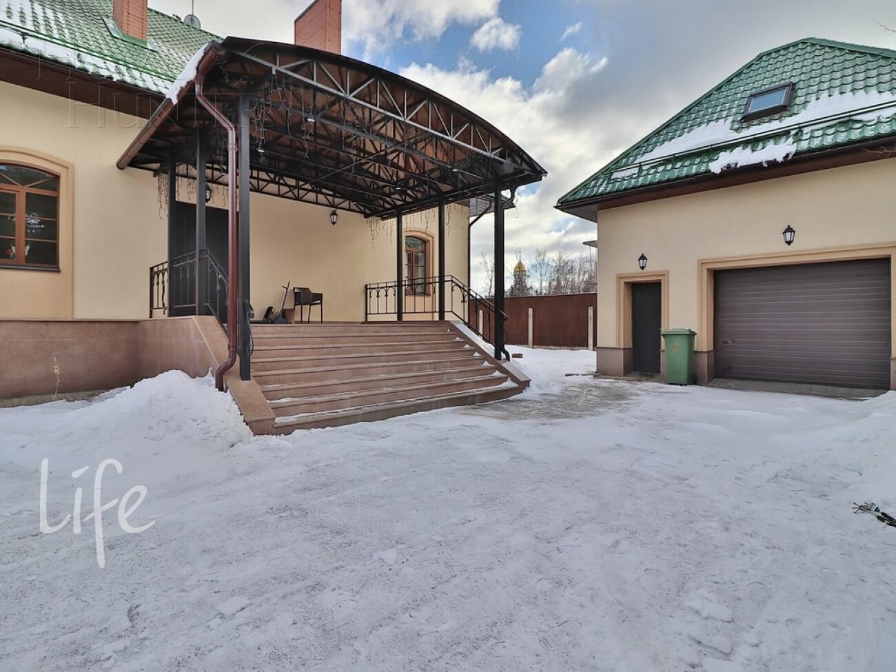 2-этажный коттедж 450 м² с отделкой