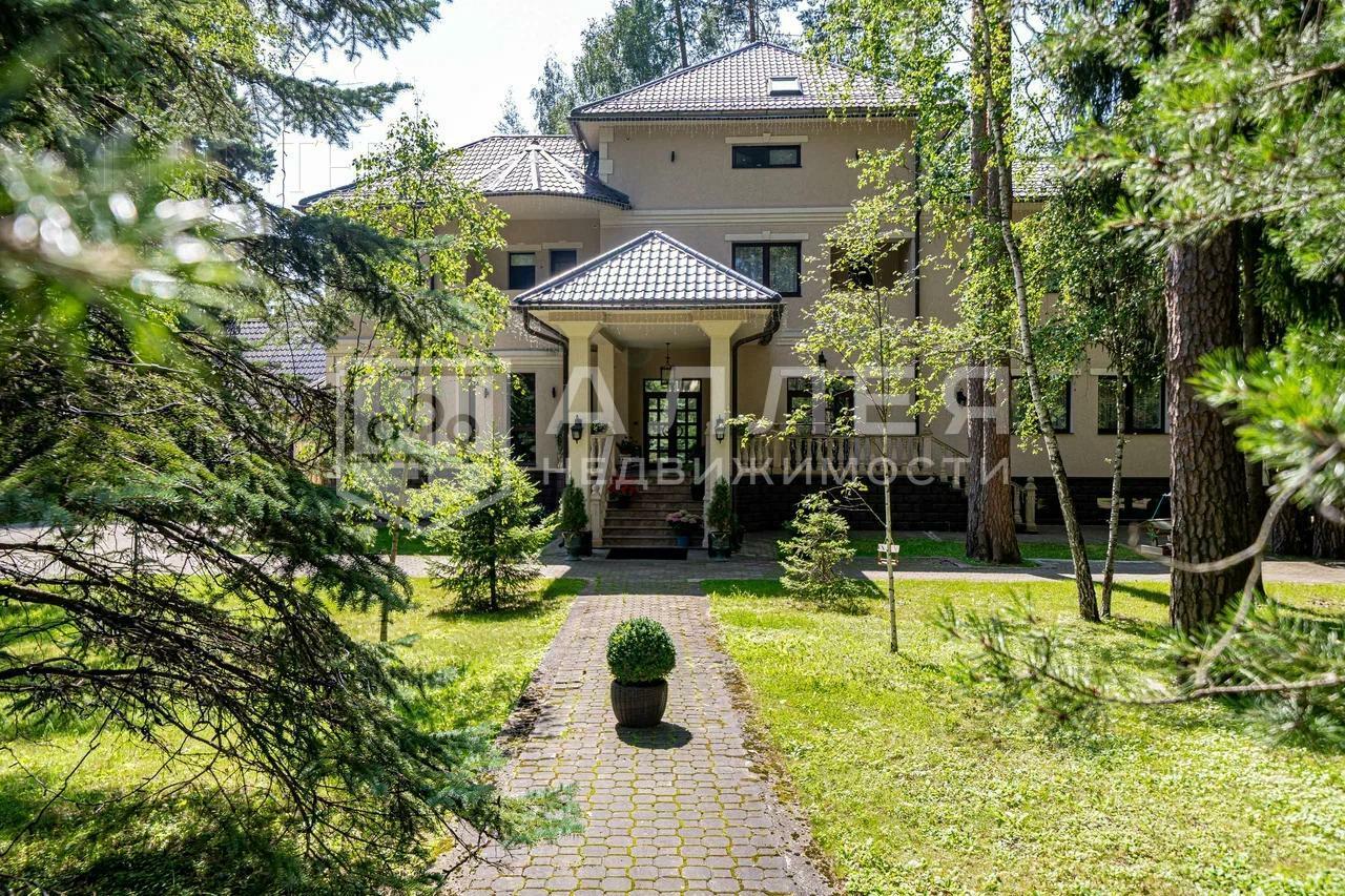 2-этажный коттедж 850 м² с отделкой