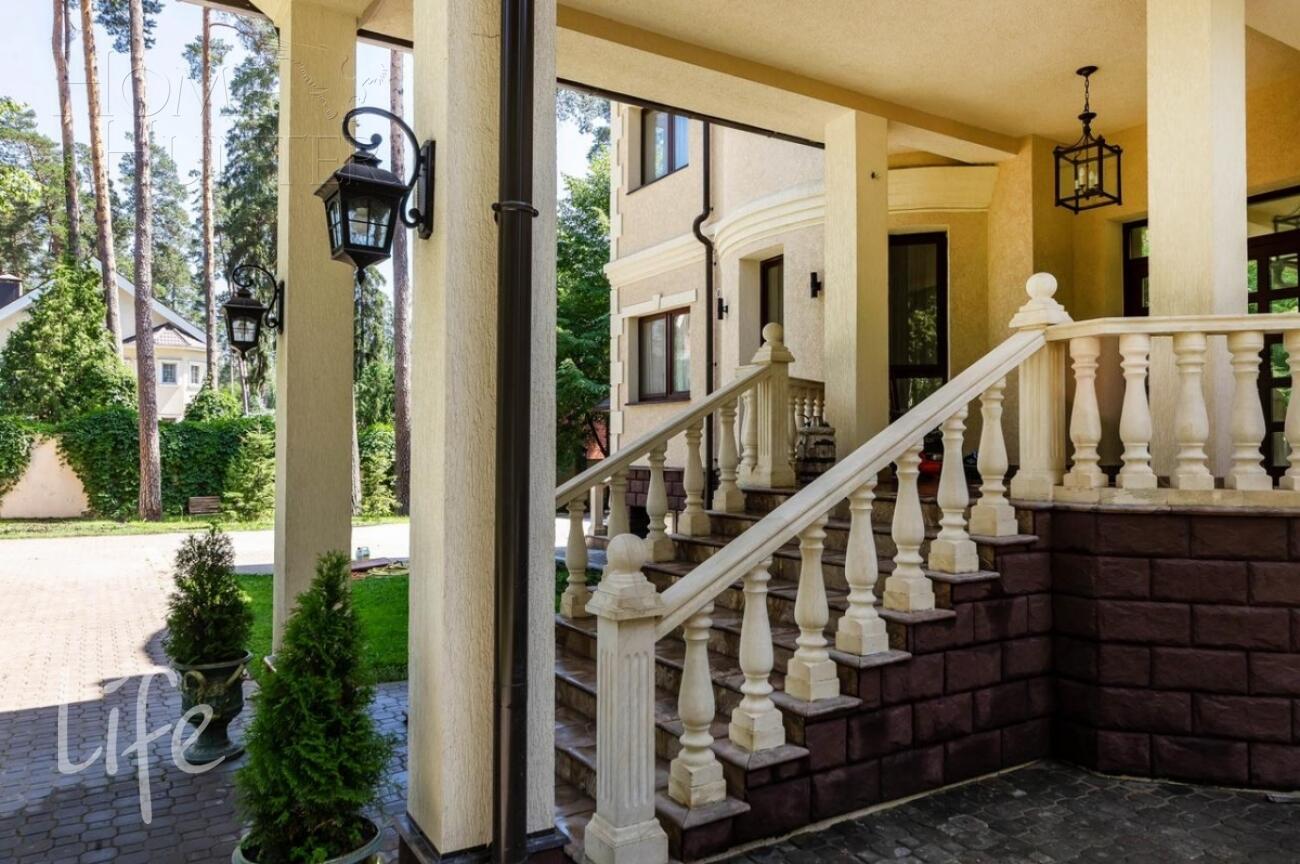 2-этажный коттедж 845 м² с отделкой