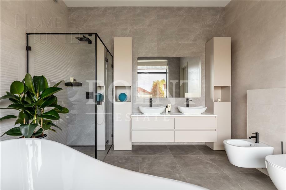 2-этажный коттедж 300 м² с отделкой