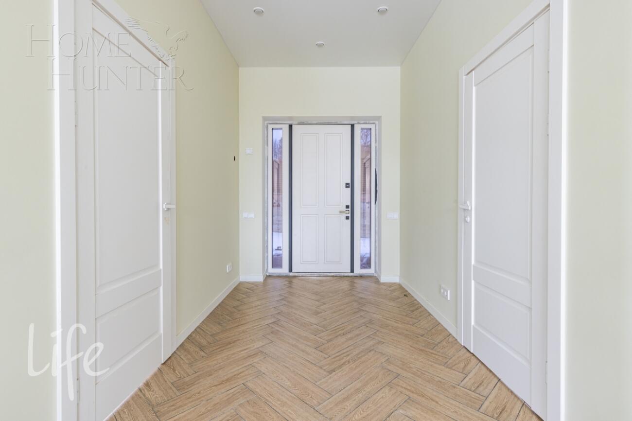 2-этажный коттедж 240 м² с отделкой