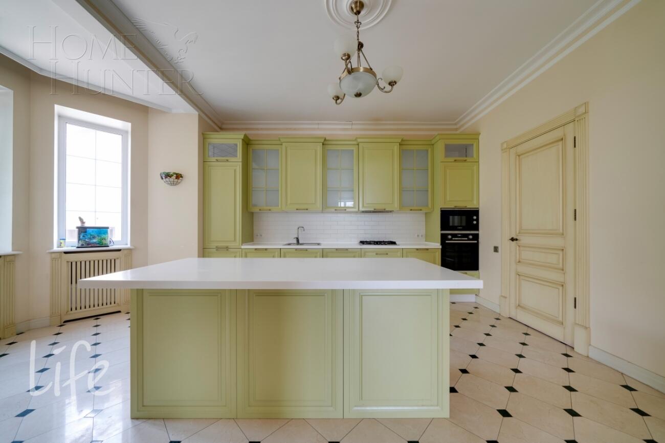 2-этажный коттедж 800 м² с отделкой