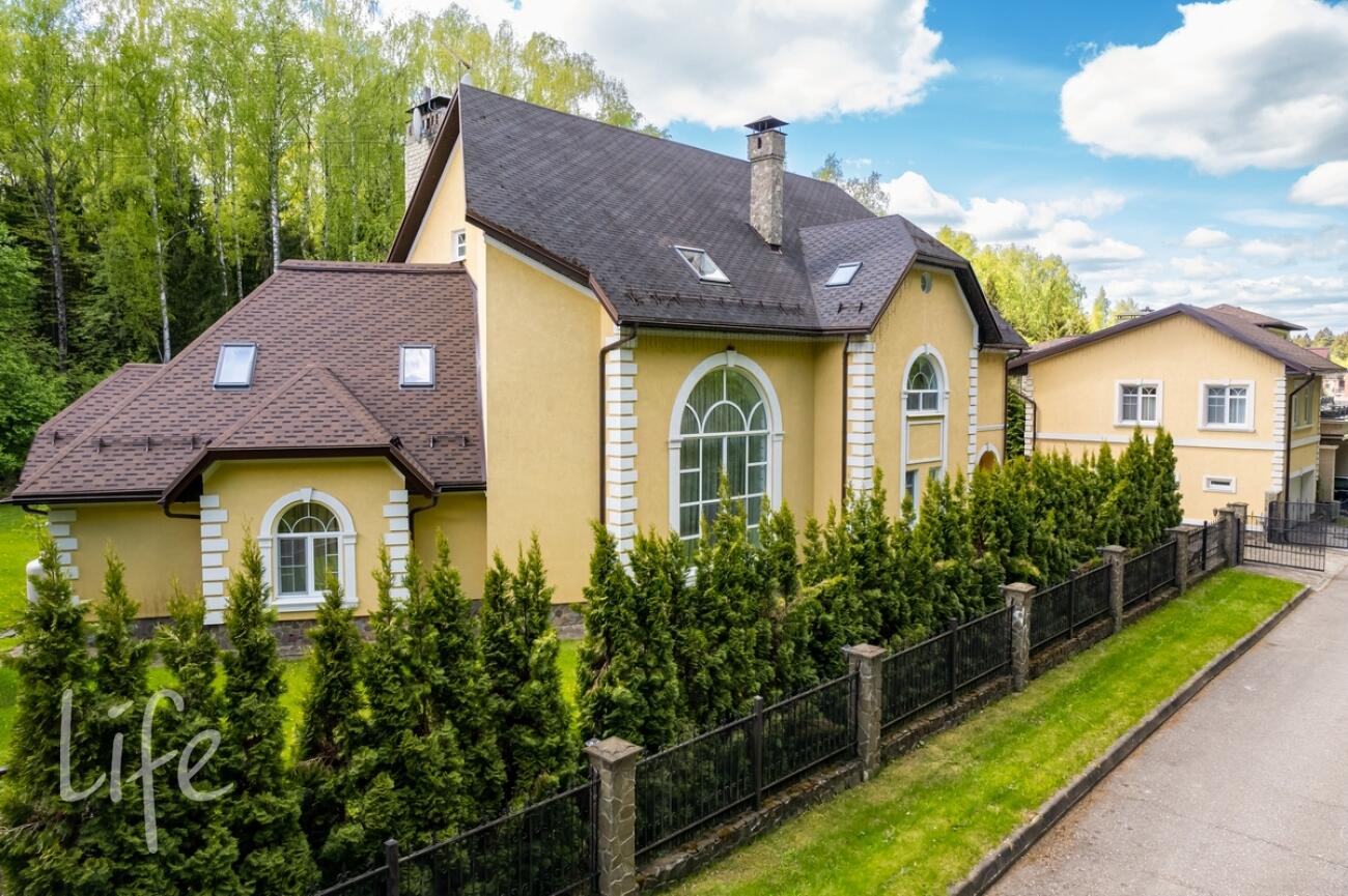 3-этажный коттедж 700 м² с отделкой