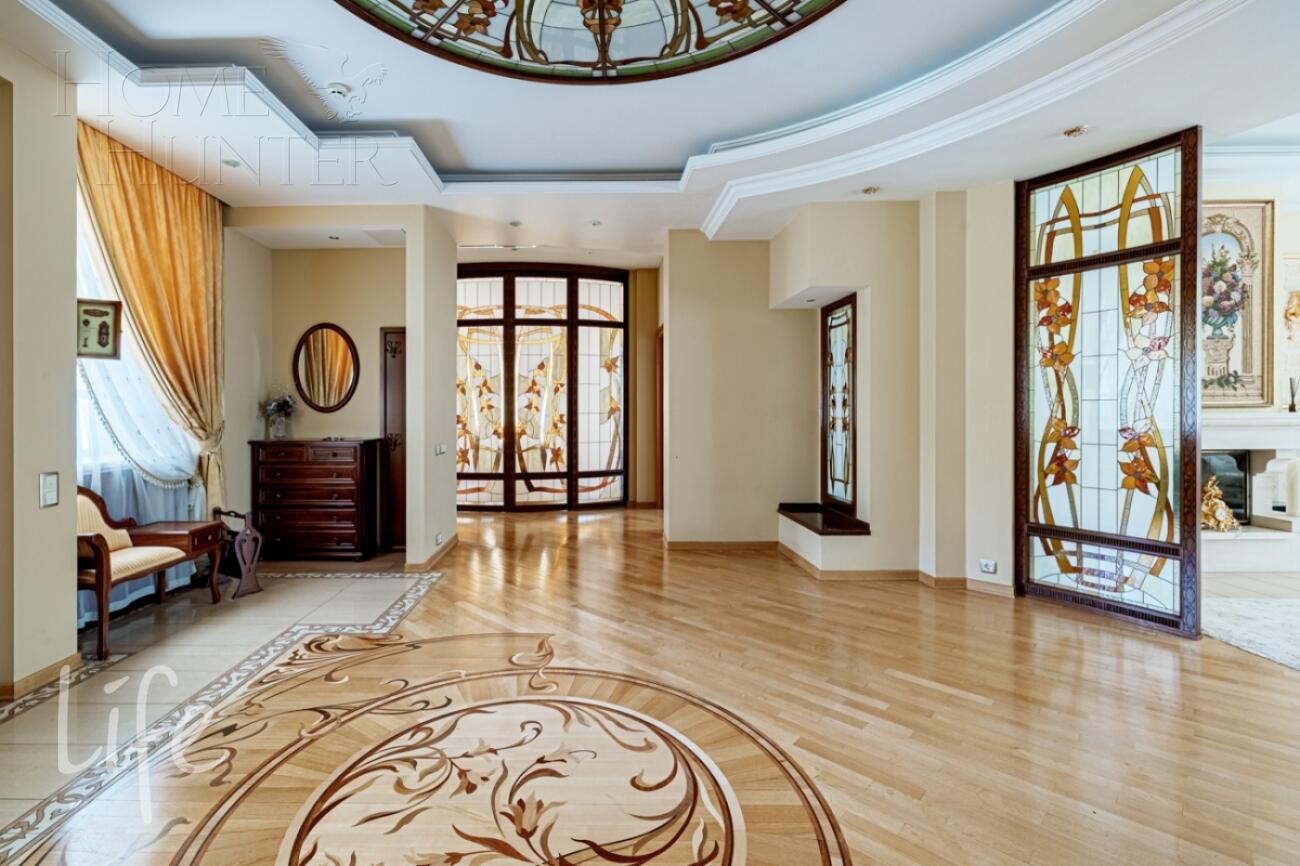 2-этажный коттедж 700 м² с отделкой