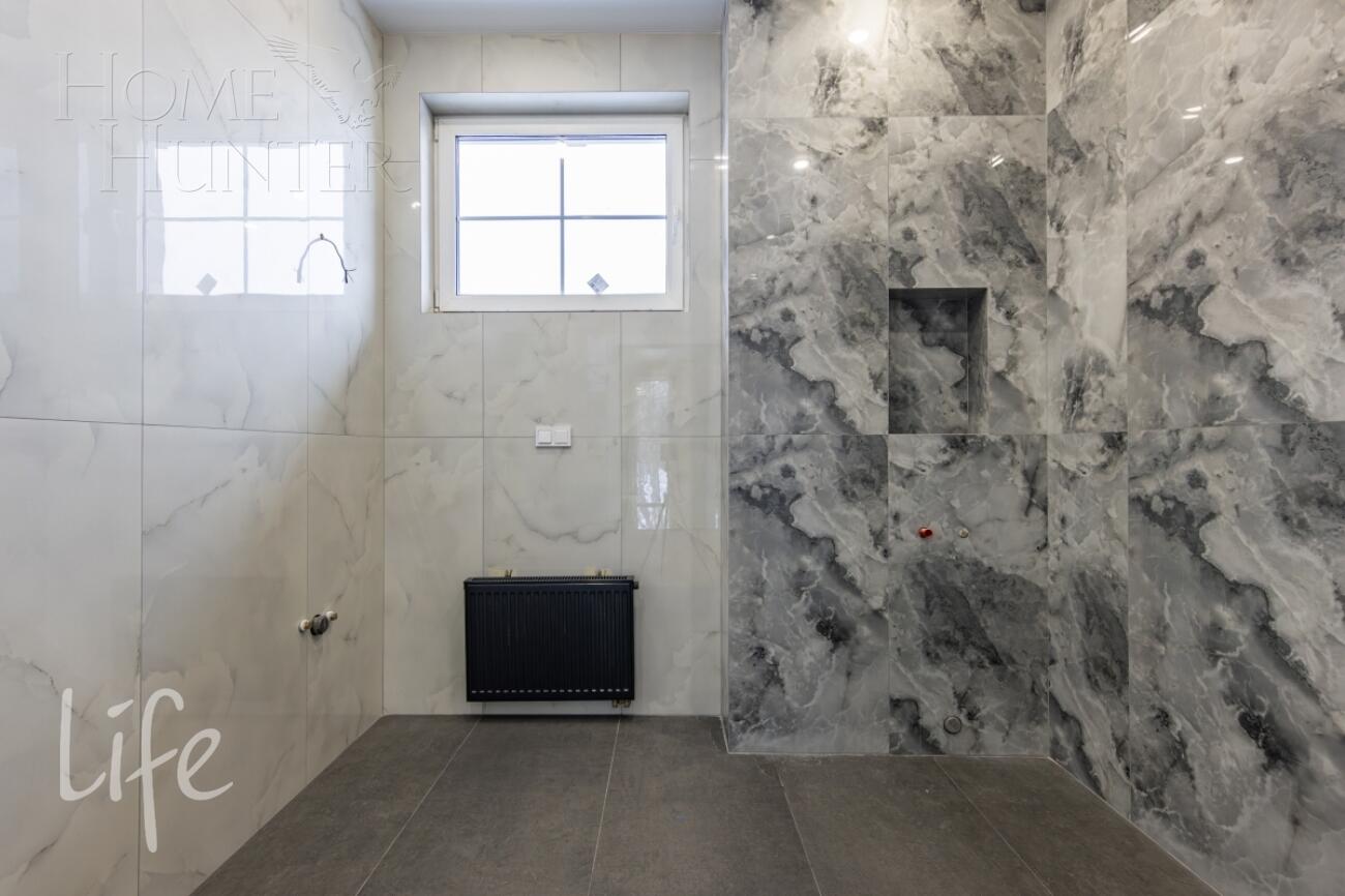 2-этажный коттедж 240 м² с отделкой