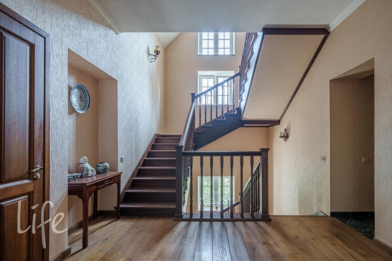 2-этажный коттедж 345 м² с отделкой