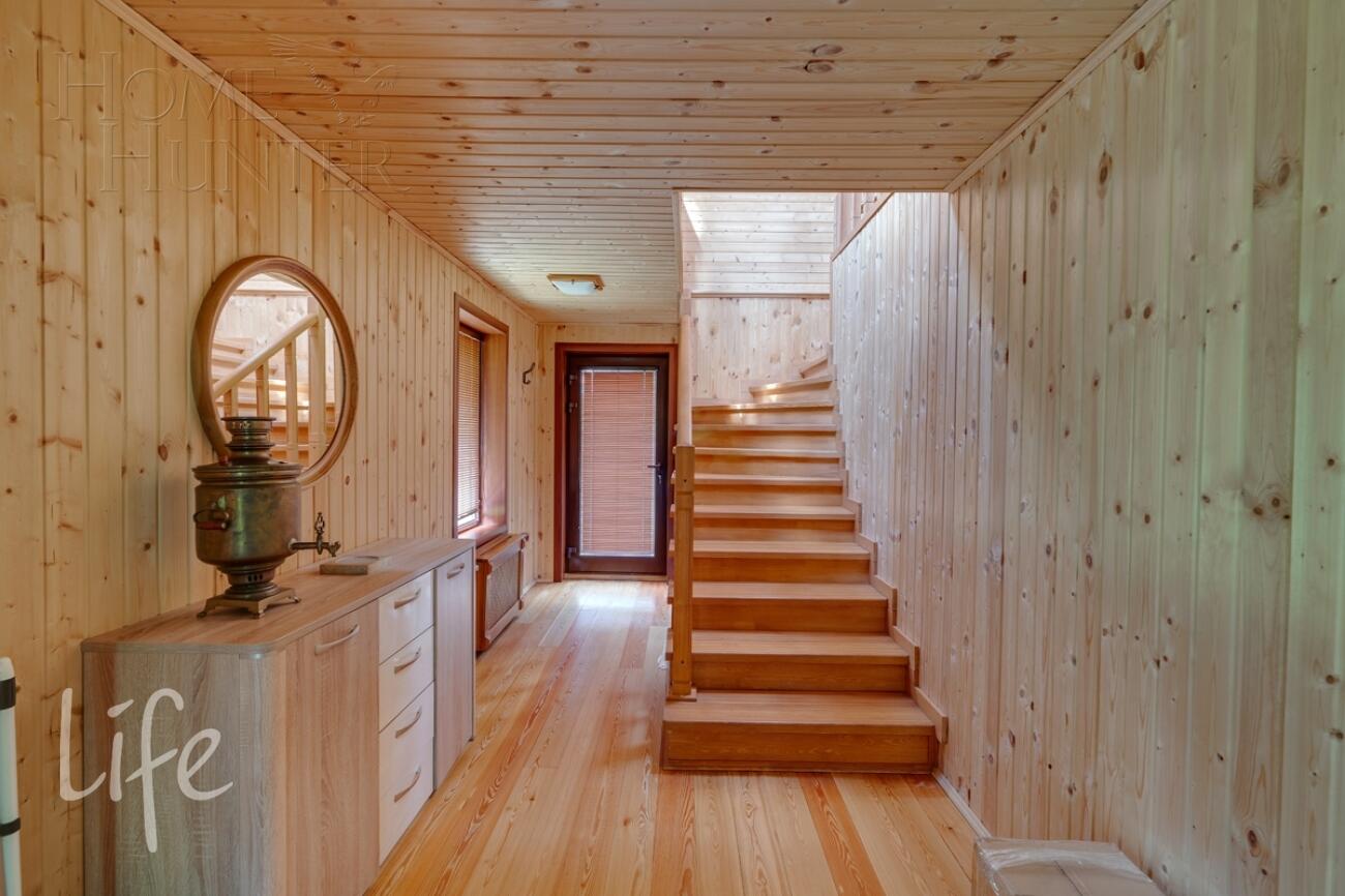 3-этажный коттедж 650 м² с отделкой