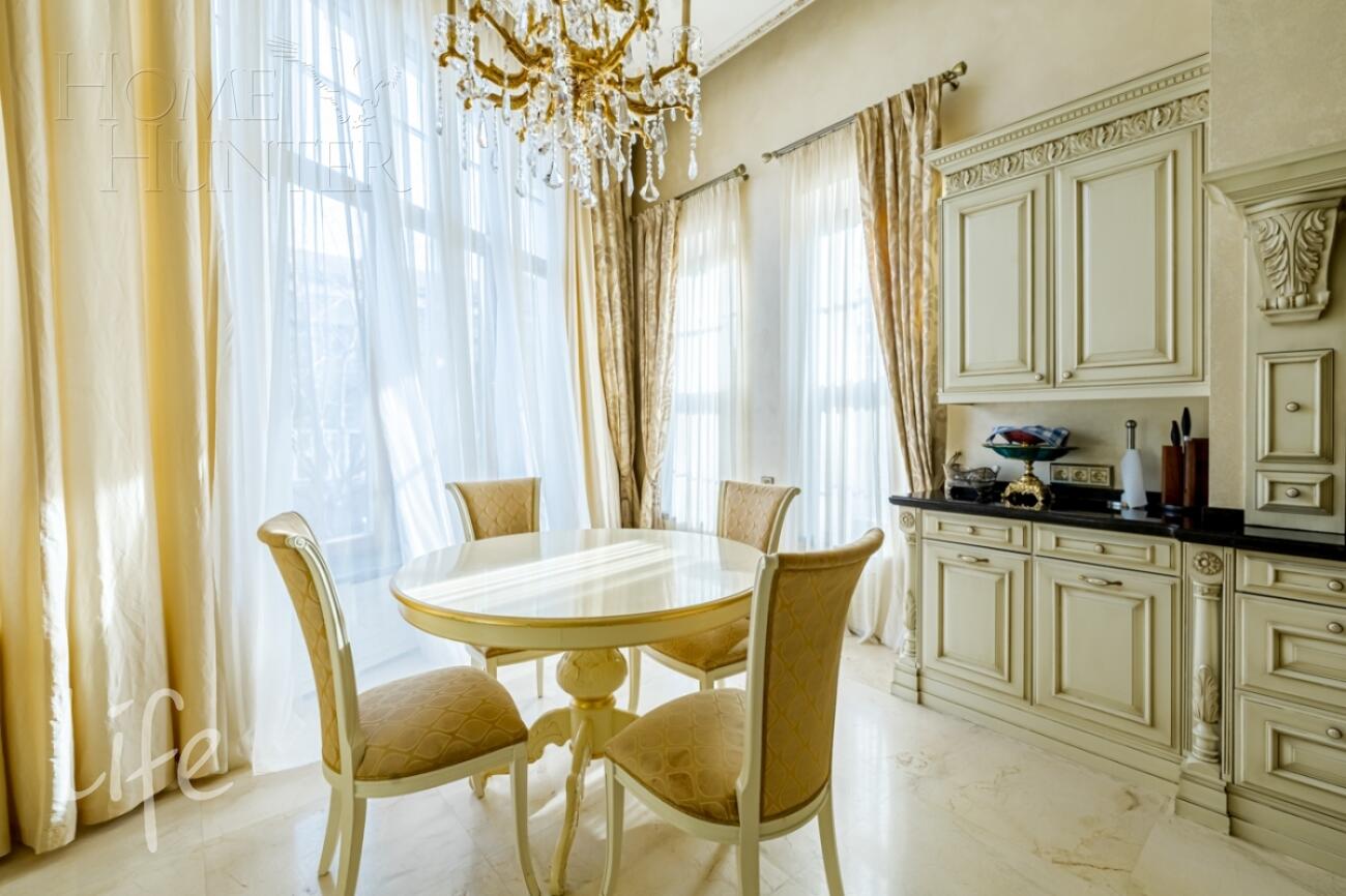 2-этажный коттедж 1 000 м² с отделкой