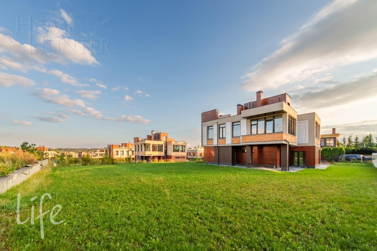 3-этажный коттедж 280 м² с отделкой