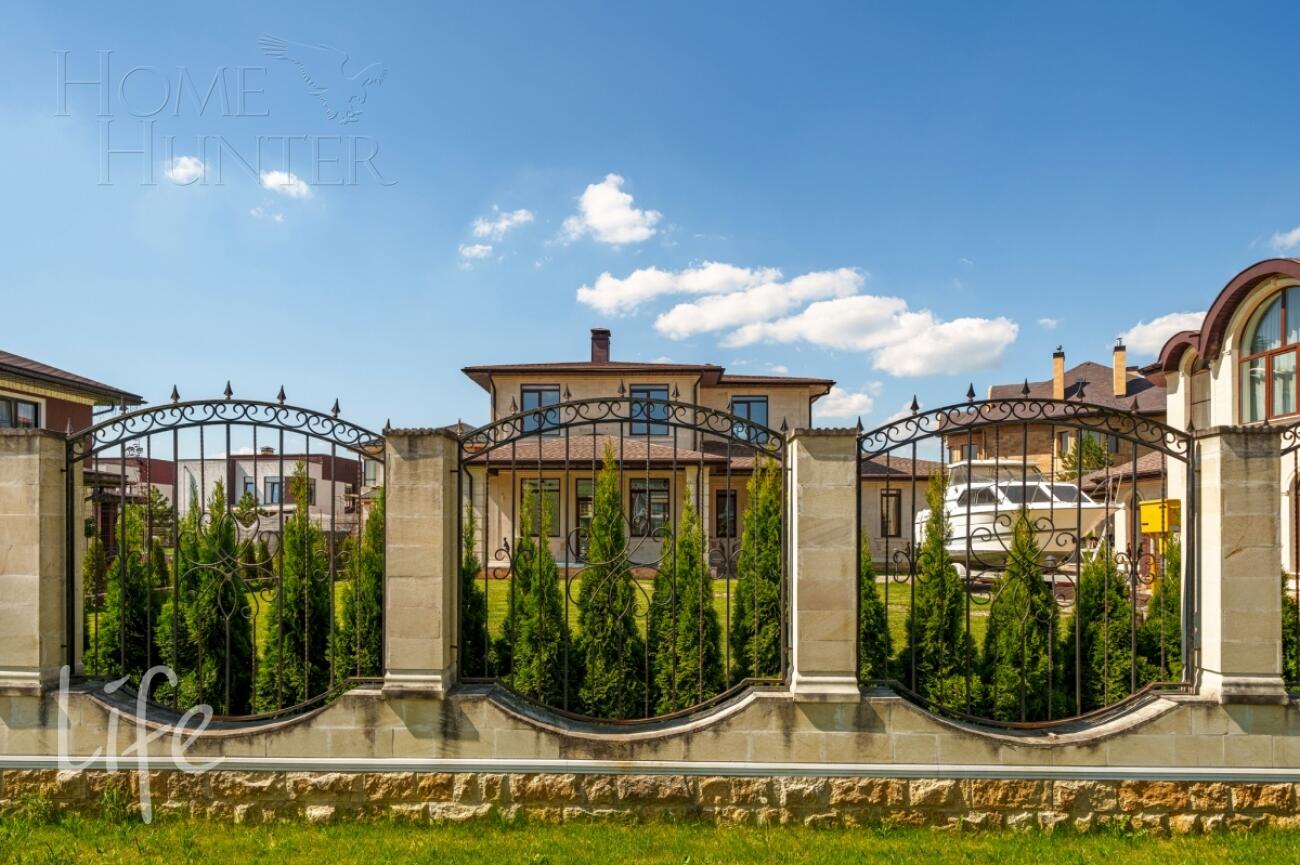 2-этажный коттедж 400 м² с отделкой