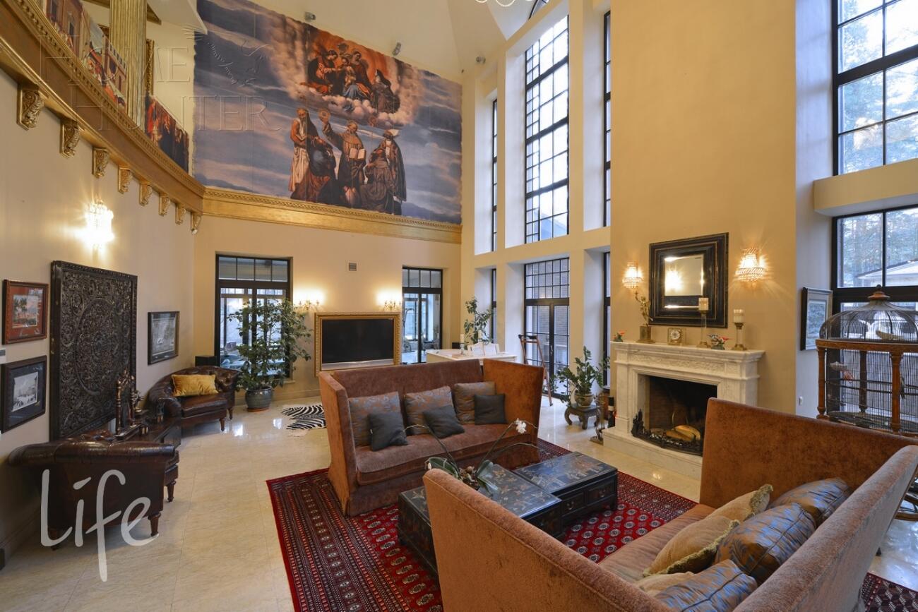 2-этажный коттедж 1 400 м² с отделкой