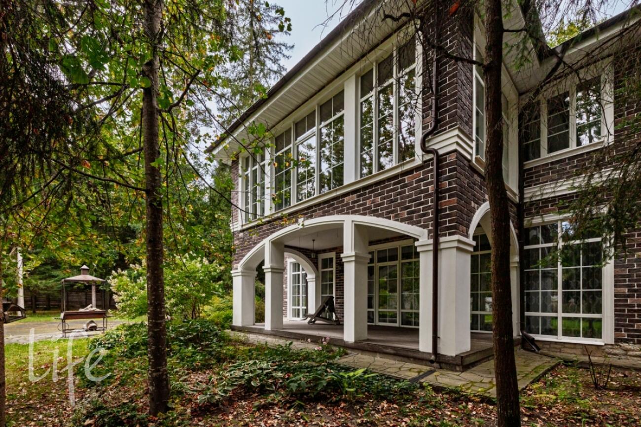 2-этажный коттедж 688 м² с отделкой