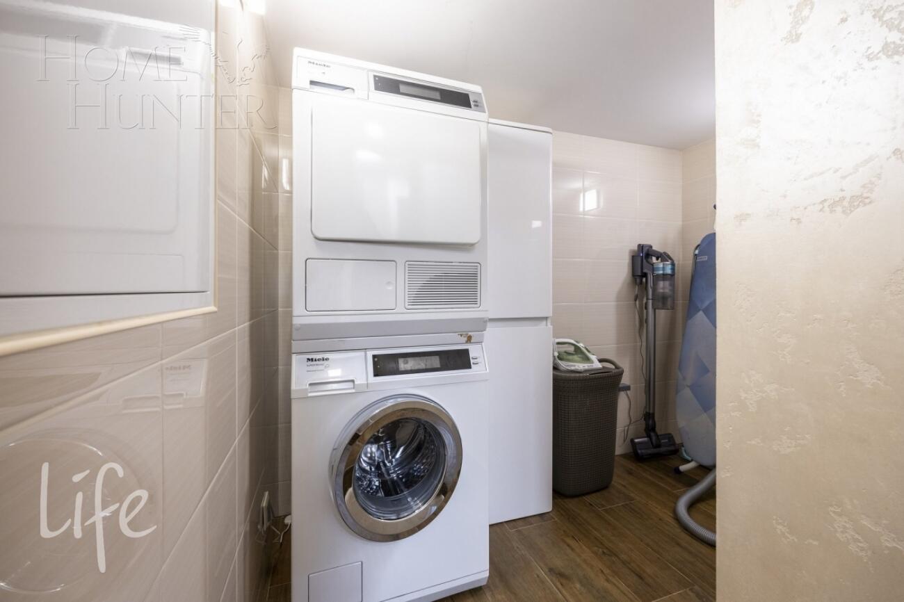 3-этажный таунхаус 310 м² с отделкой