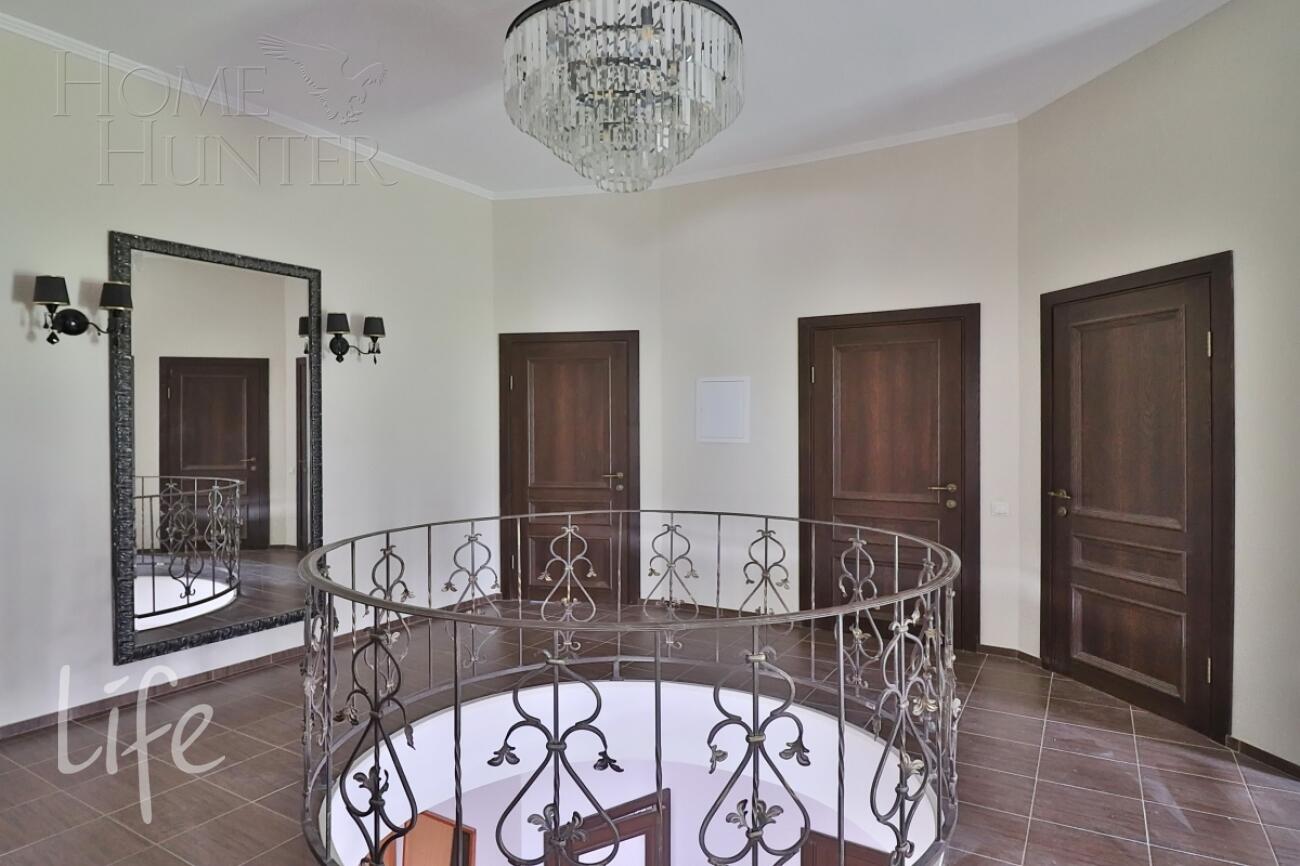 2-этажный коттедж 320 м² с отделкой