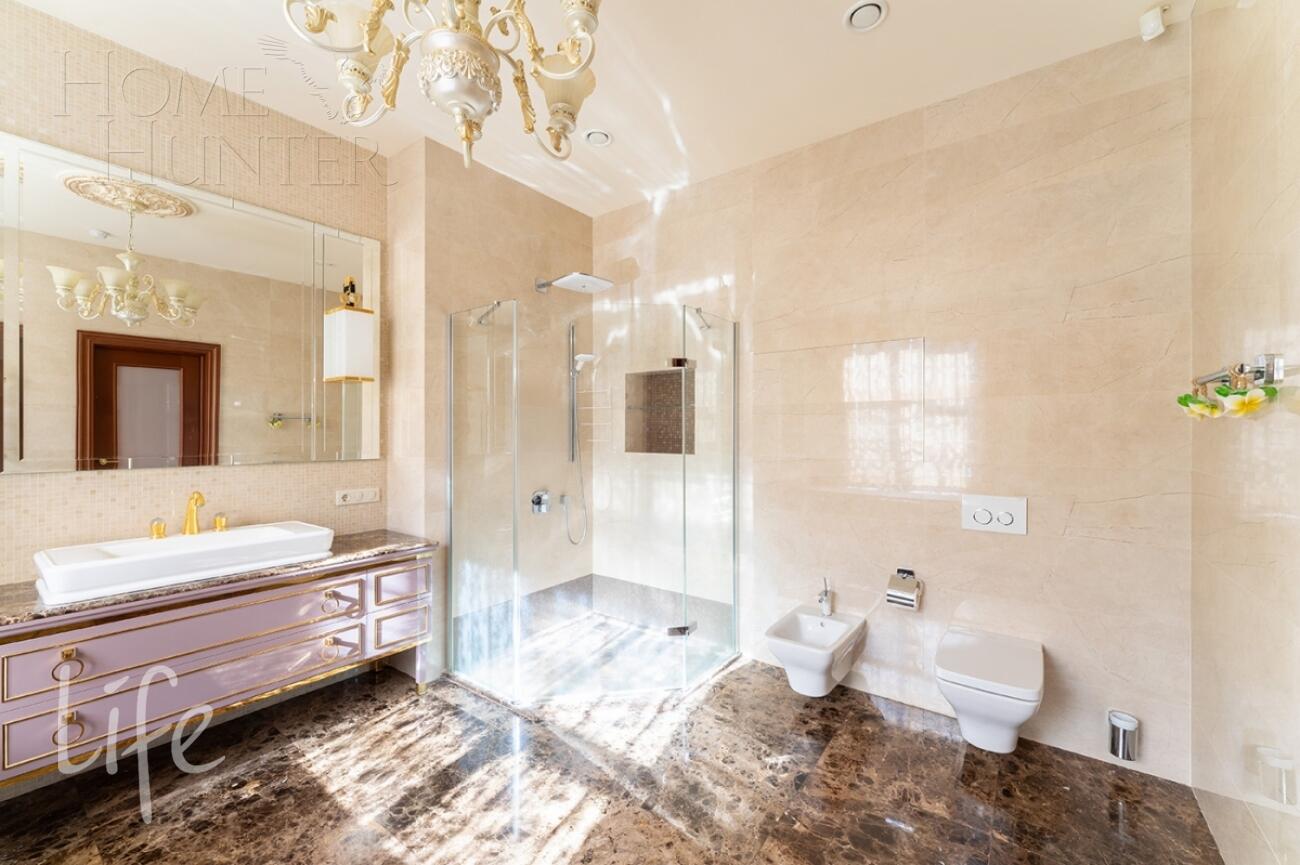 3-этажный таунхаус 293 м² с отделкой