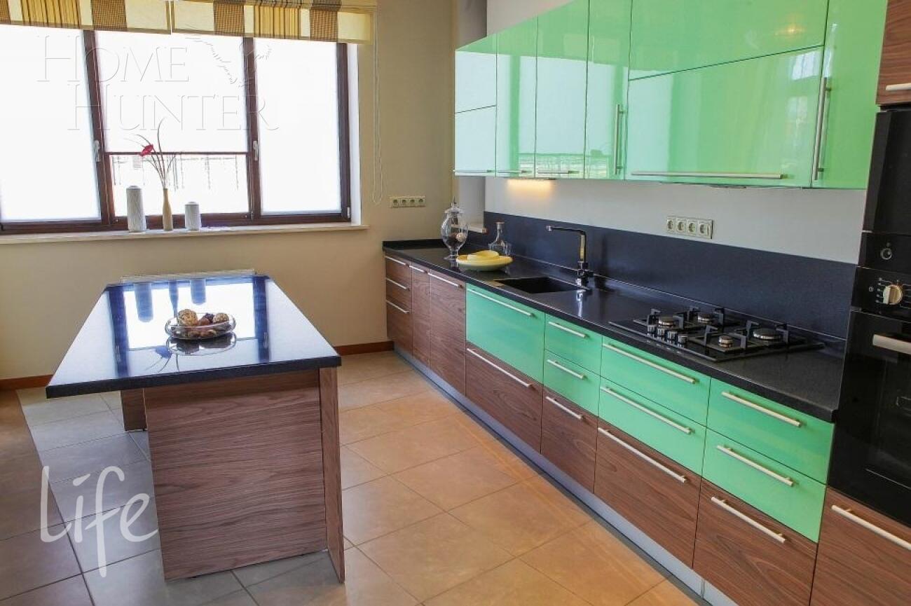 2-этажный коттедж 323 м² с отделкой