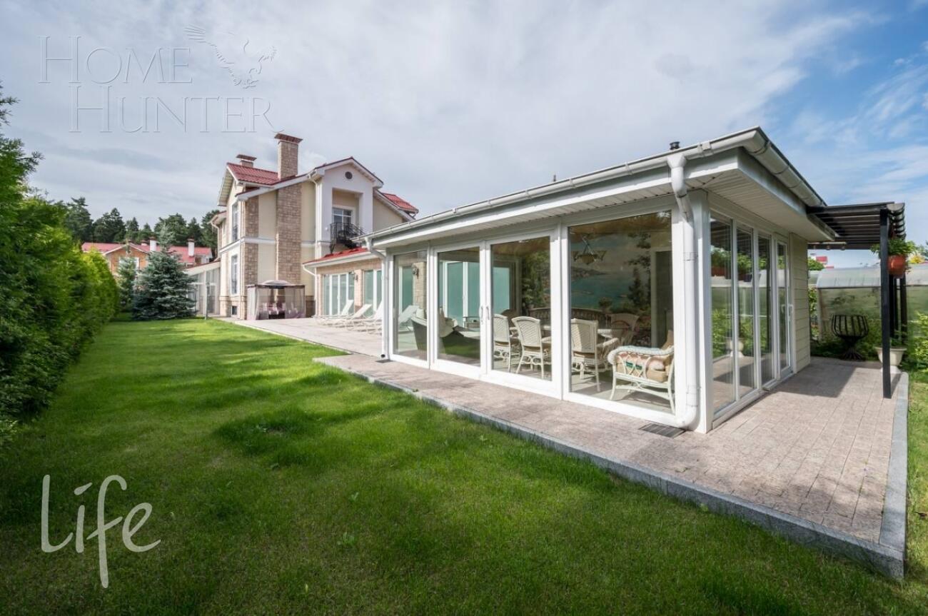 2-этажный коттедж 250 м² с отделкой